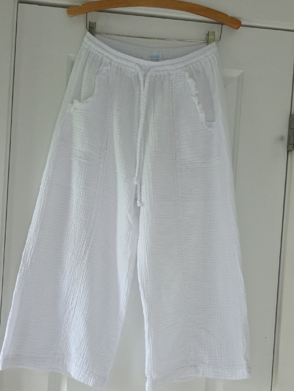4Our Dreamers 100% Cotton White Elastic Waist Gauze Capris Pants